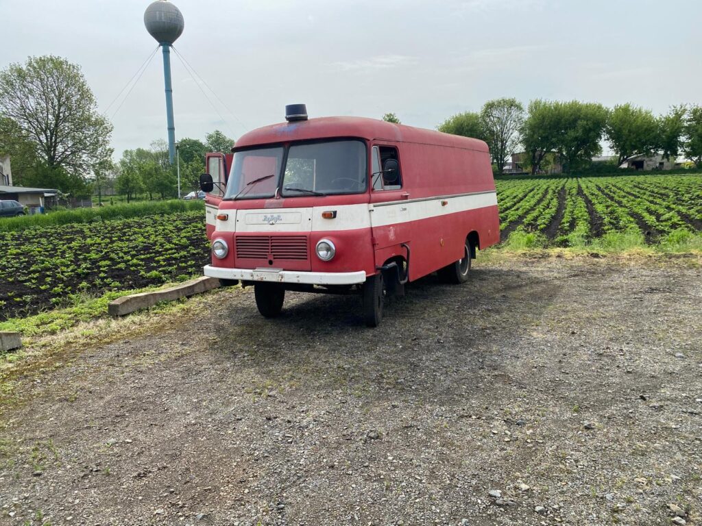 8557471F-5BDE-4F90-9351-739B543A7C24